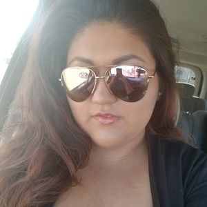 Meet your Posher, Griselda